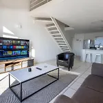 Century On Lake Apartment